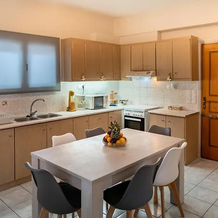 Artemis Apartment *